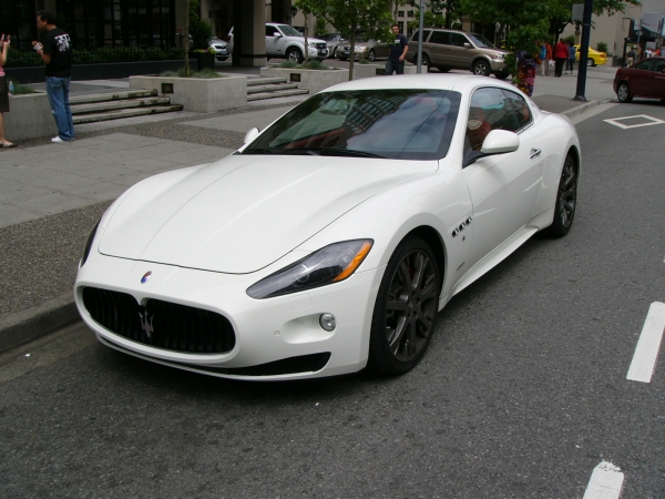 White Maserati Gran Turism
